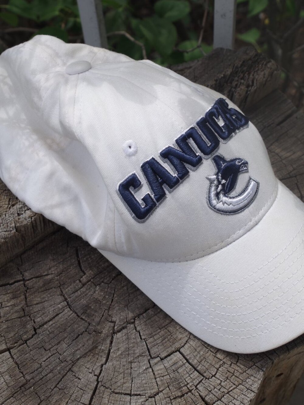 Whites  Vancouver Canucks NHLClean Up Cap